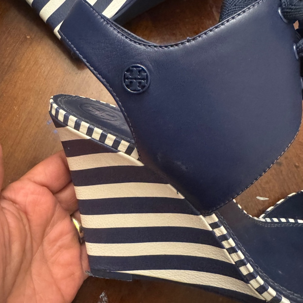 Tory Burch Navy Striped Women's Wedge Sandals Sz 11 - Picture 7 of 8